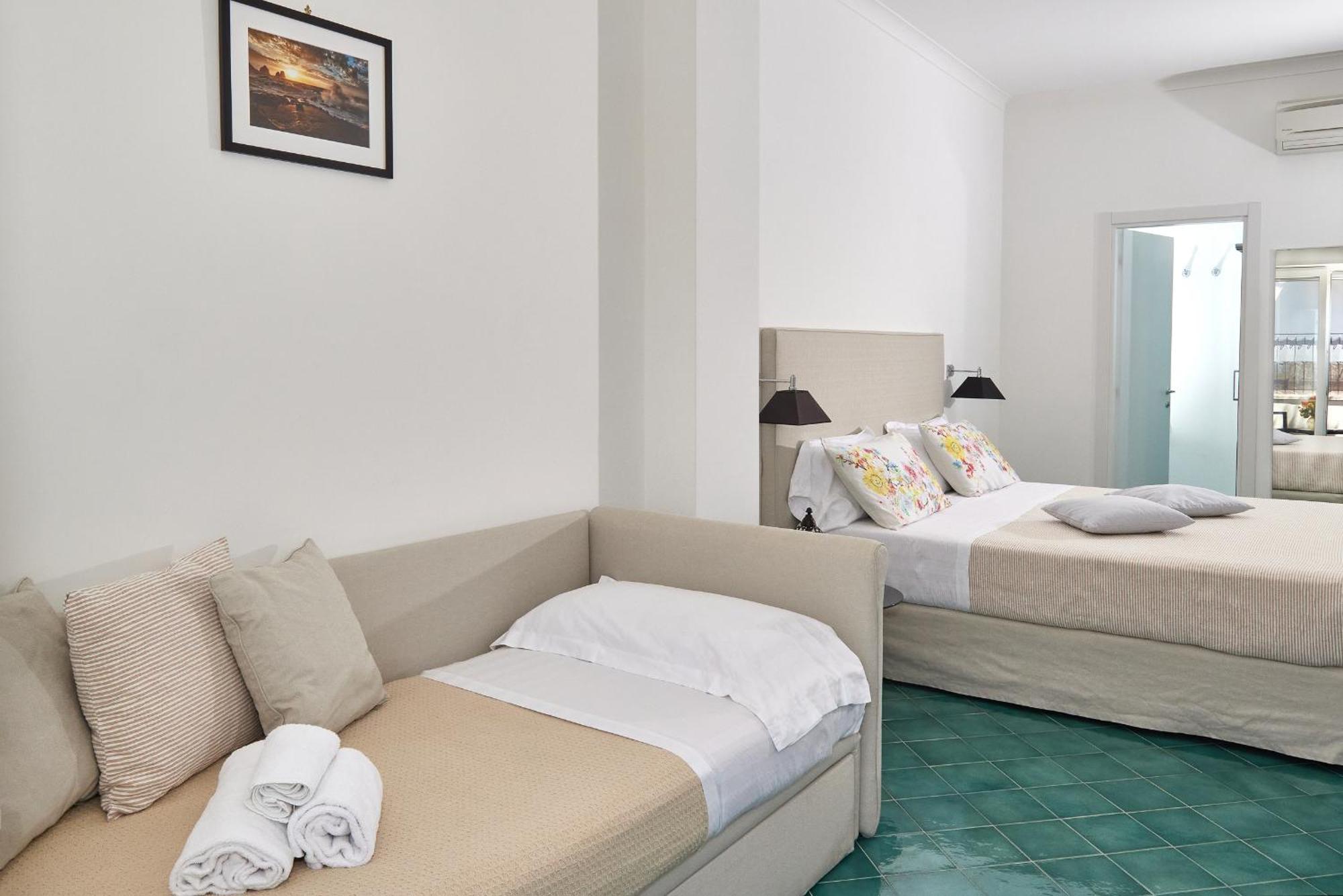 Hotel Victoria Place Anacapri  Exteriör bild